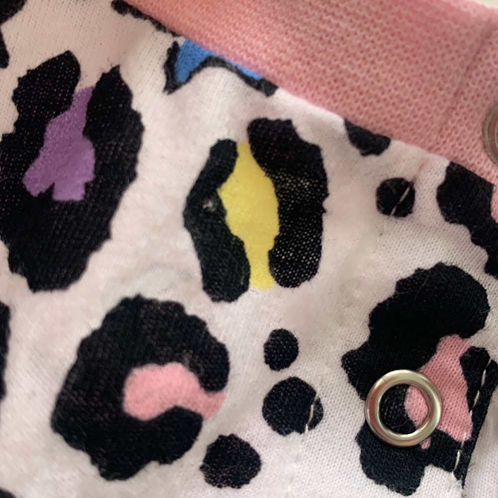 Converse Vibrant Leopard Print Baby Romper 12M EUC - Picture 10 of 10
